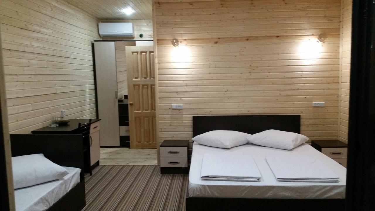Guest House Ahan Гагра Екстер'єр фото